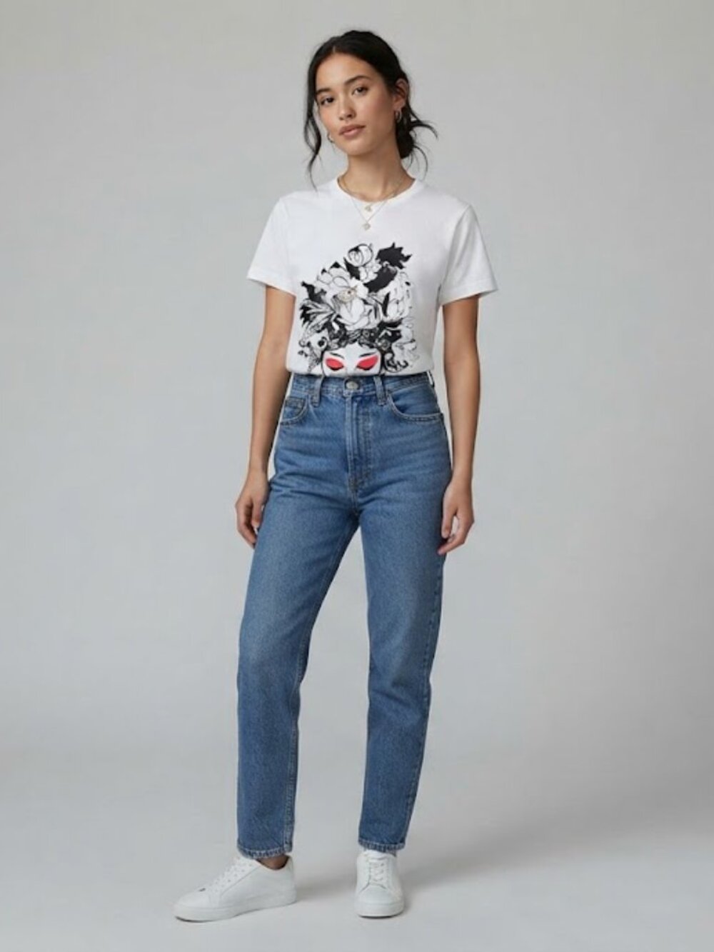 White Graphic Tee Asian Art Print Short Sleeve Heavyweight Cotton Size S